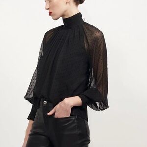 retail $ 325 sz M, Equipment Silk Lia long sleeve top